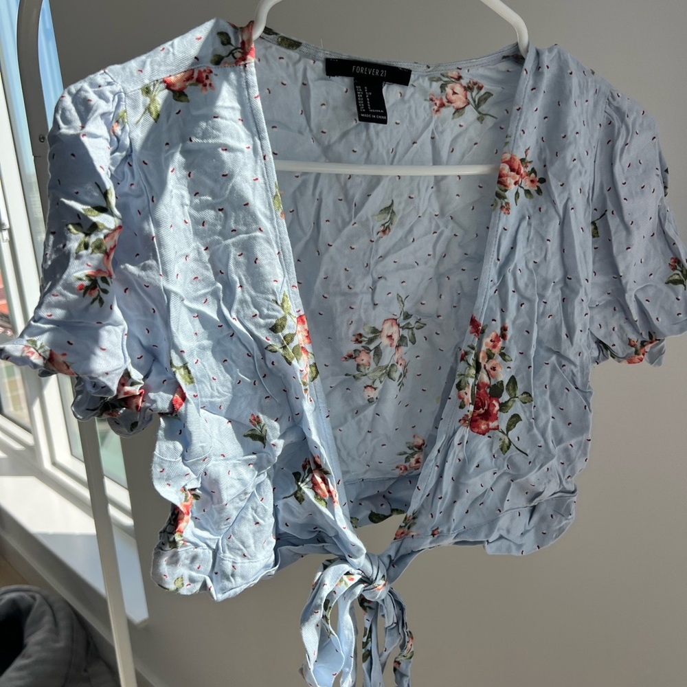 Floral light blue crop top